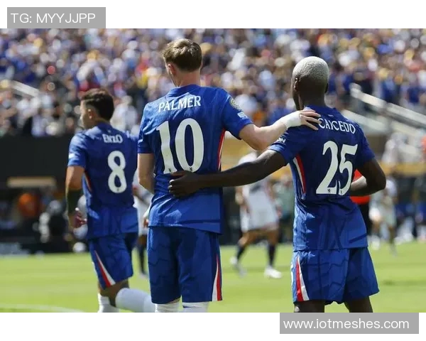 德拉普重返切尔西训练场3000万镑中锋复出备战新赛季 德拉普重返切尔西训练场3000万镑中锋复出备战新赛季