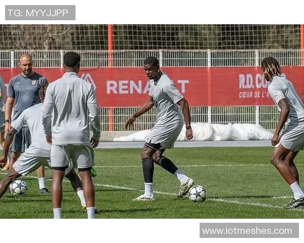 博格巴携妻子共同推出个人服装品牌PogbaMDXCIII引发关注 博格巴携妻子共同推出个人服装品牌PogbaMDXCIII引发关注