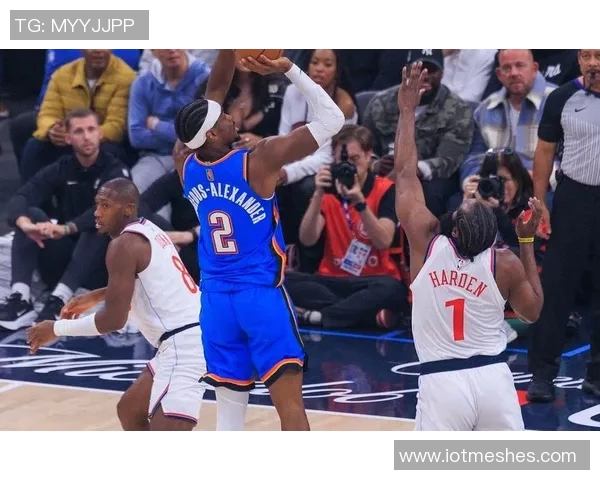 今日快船背靠背挑战雷霆小卡与比尔因伤缺阵影响战局 今日快船背靠背挑战雷霆小卡与比尔因伤缺阵影响战局