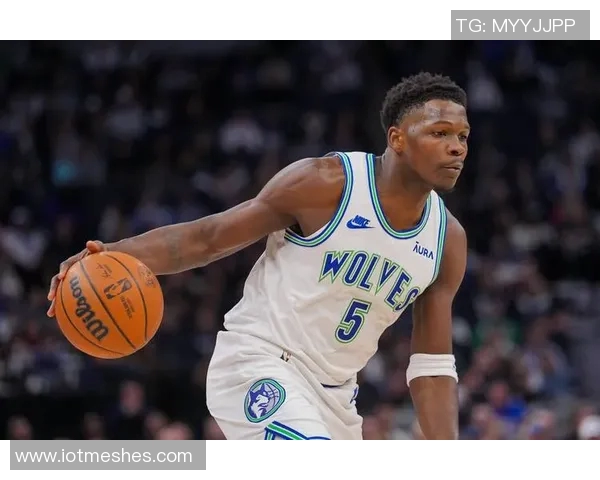 爱德华兹表现平平半场投篮命中率不佳仅得9分1板3助 爱德华兹表现平平半场投篮命中率不佳仅得9分1板3助