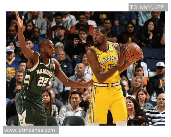 维拉纽瓦谈4号位阵容选择：德克首发KG替补字母哥被裁的深意