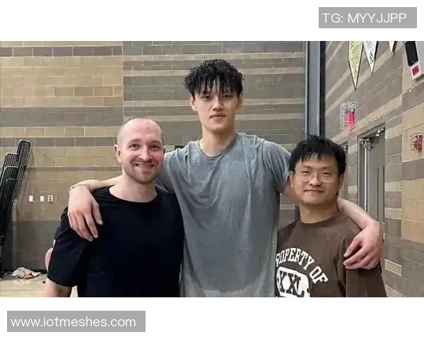 媒体人评论中国季前赛小曾机会匮乏引发广泛关注与争议