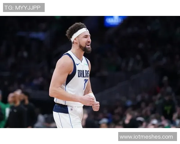 克莱表现略显不足12投5中三分9投3中贡献13分2断正负值11 克莱表现略显不足12投5中三分9投3中贡献13分2断正负值11