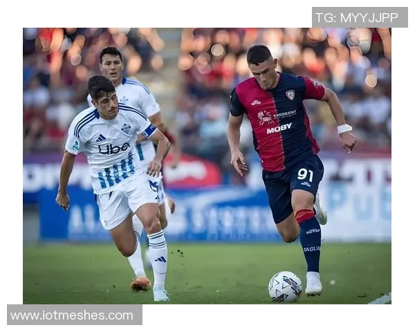 AC米兰与科莫争夺巴萨18岁中卫昆卡科莫目前处于领先地位 AC米兰与科莫争夺巴萨18岁中卫昆卡科莫目前处于领先地位