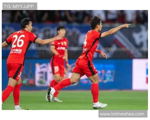 上海海港队提前集结备战训练中中秋节期间不放松全力以赴迎接挑战 上海海港队提前集结备战训练中中秋节期间不放松全力以赴迎接挑战